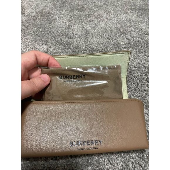 Burberry London England Tan Leather Eyeglass Case with Cleaning Cloth - Picture 3 of 4